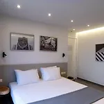 B&B White Luxury