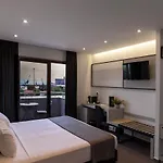 B&B White Luxury Salonic