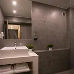 B&B White Luxury
