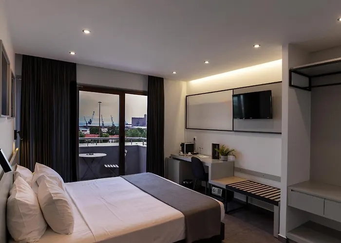 לינה וארוחת בוקר White Luxury סלוניקי