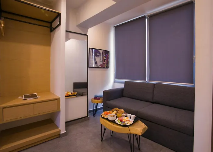 לינה וארוחת בוקר White Luxury 4*