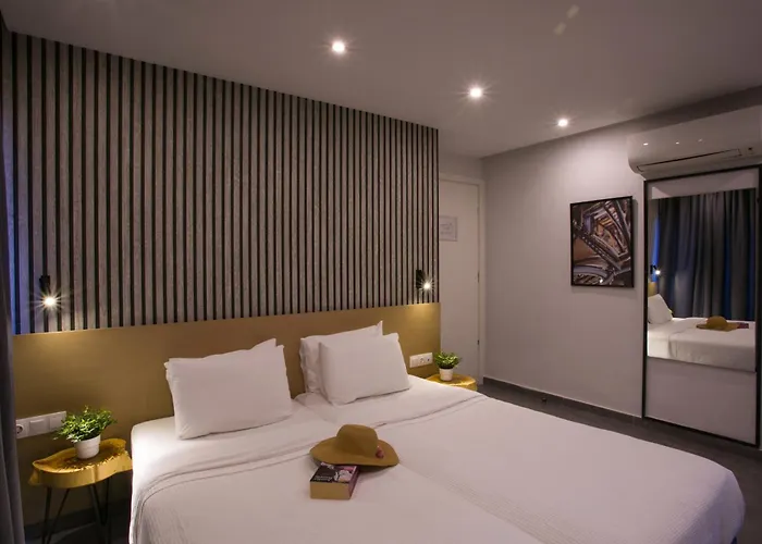 White Luxury לינה וארוחת בוקר 4*