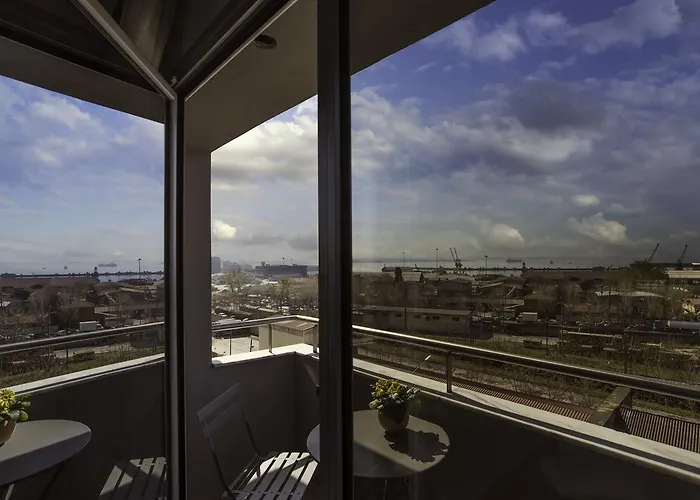 White Luxury 4* סלוניקי