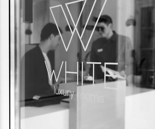 White Luxury לינה וארוחת בוקר 4*