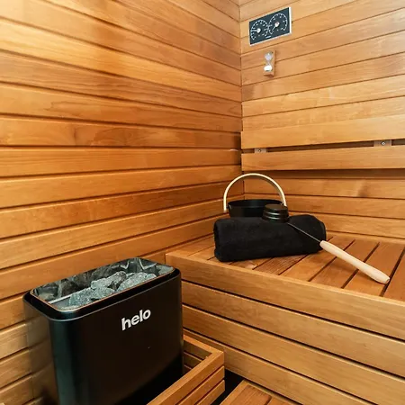 White Luxury 住宿加早餐酒店 2*