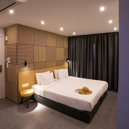 White Luxury 4*