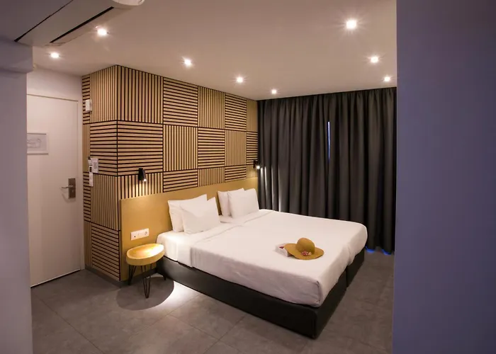 White Luxury 4*
