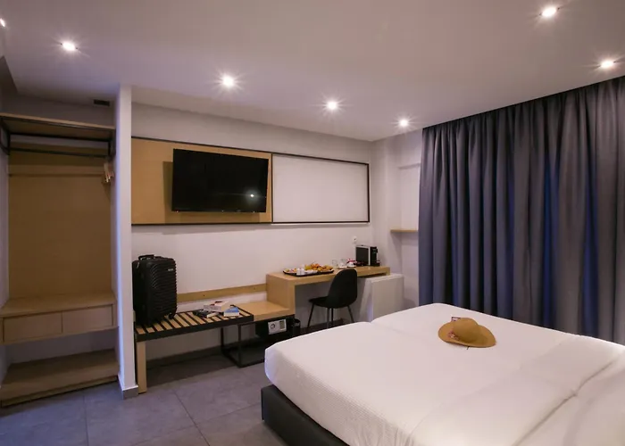 White Luxury 4*