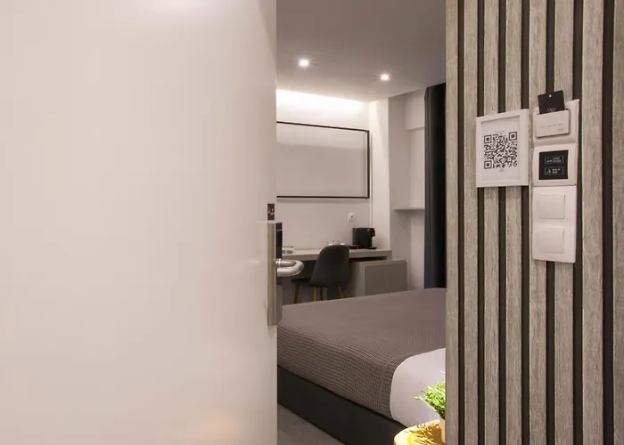 White Luxury Bed and breakfast