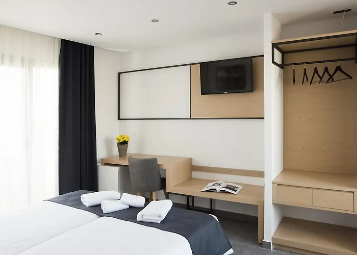 White Luxury Bed and breakfast