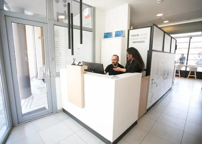 White Luxury Couette-café