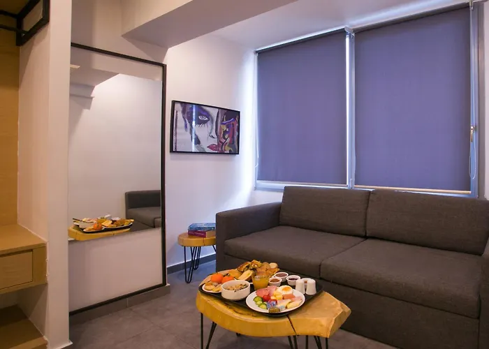 White Luxury Couette-café 4*