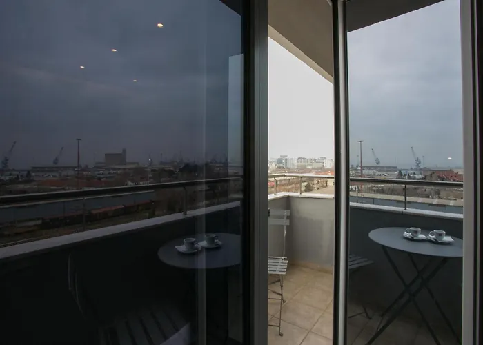 White Luxury Couette-café